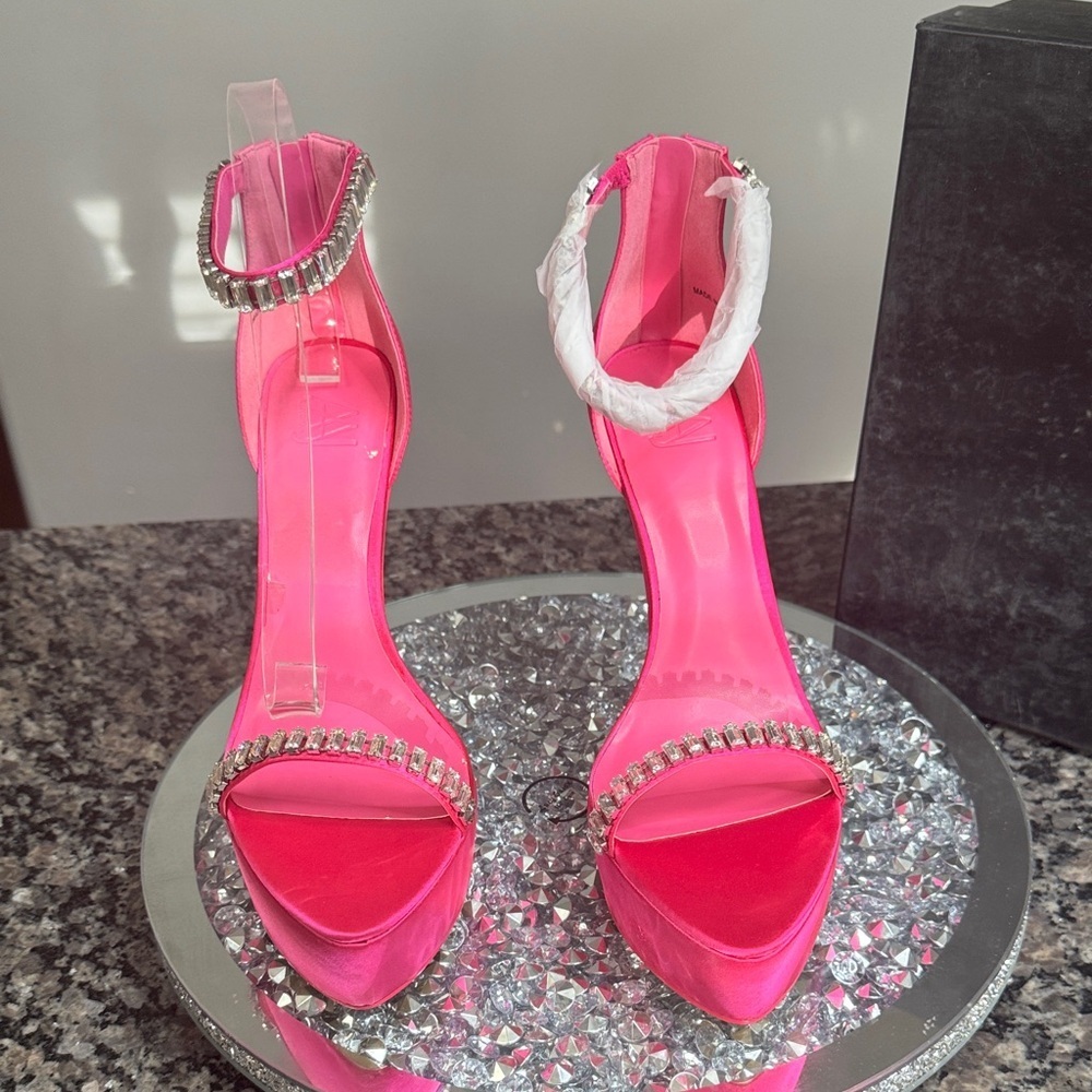 AAJ Pink Satin platform strappy Heels with Rhinestone NWT 9.5 - Picture 16 of 17